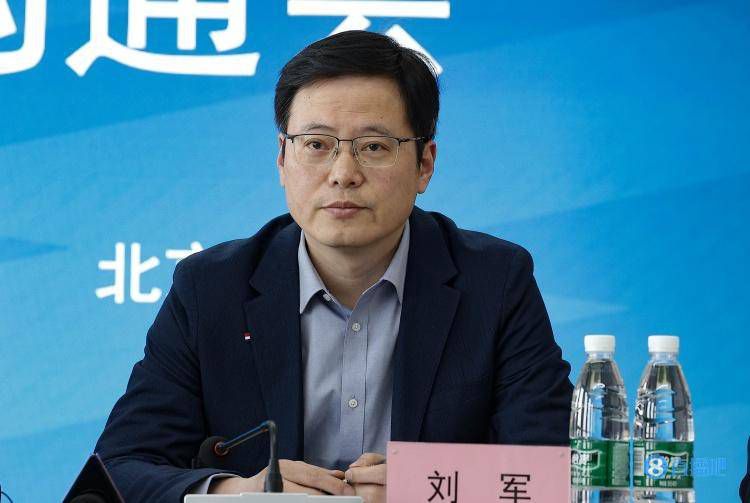 此外，就格列兹曼的情况而言，我之前曾报导过，在六月份他曾有机会接受沙特阿拉伯一份可以改变一生的报价，但他对此不感兴趣，因为他只想留在马德里竞技。